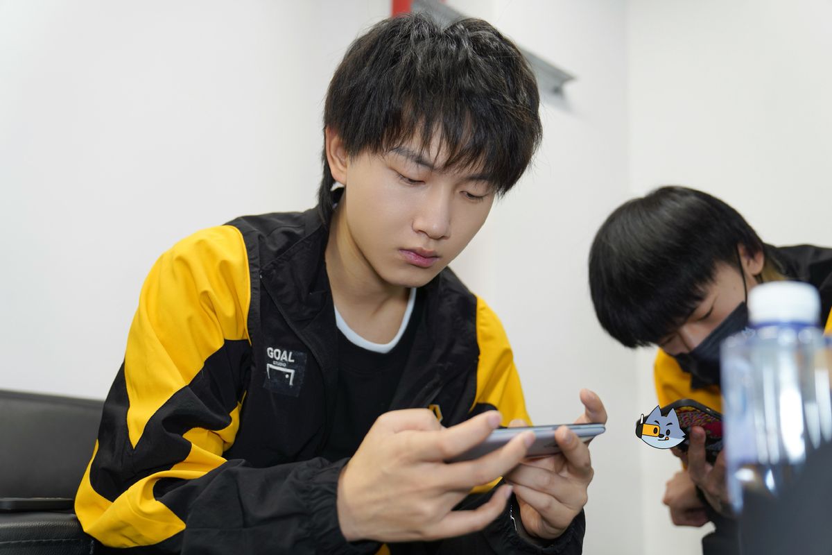 九游娱乐关于赛地聚焦：社区盾冲刺阶段热度飙升，洛杉矶快船手感冰凉，质疑声仍在，阵容厚度经受考验的信息